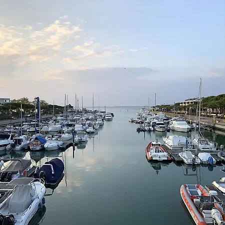 Luminous Flat Near The Apartman Lignano Sabbiadoro