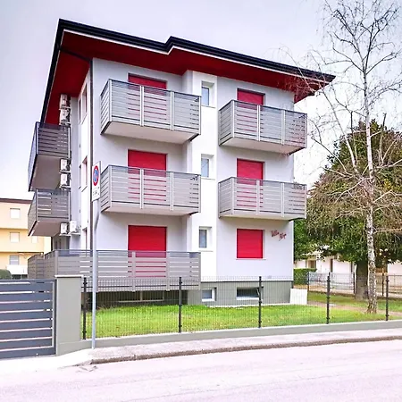 Luminous Flat Near The Линьяно-Саббьядоро