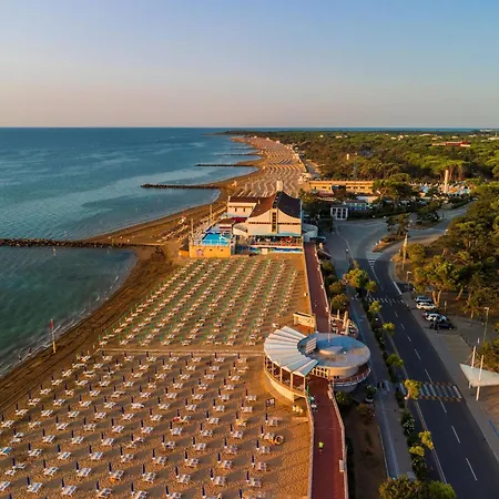 Luminous Flat Near The Lignano Sabbiadoro