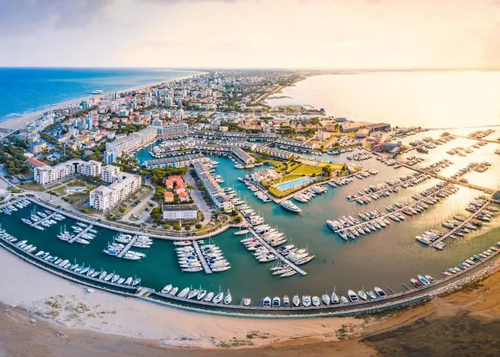 Luminous Flat Near The Апартаменты